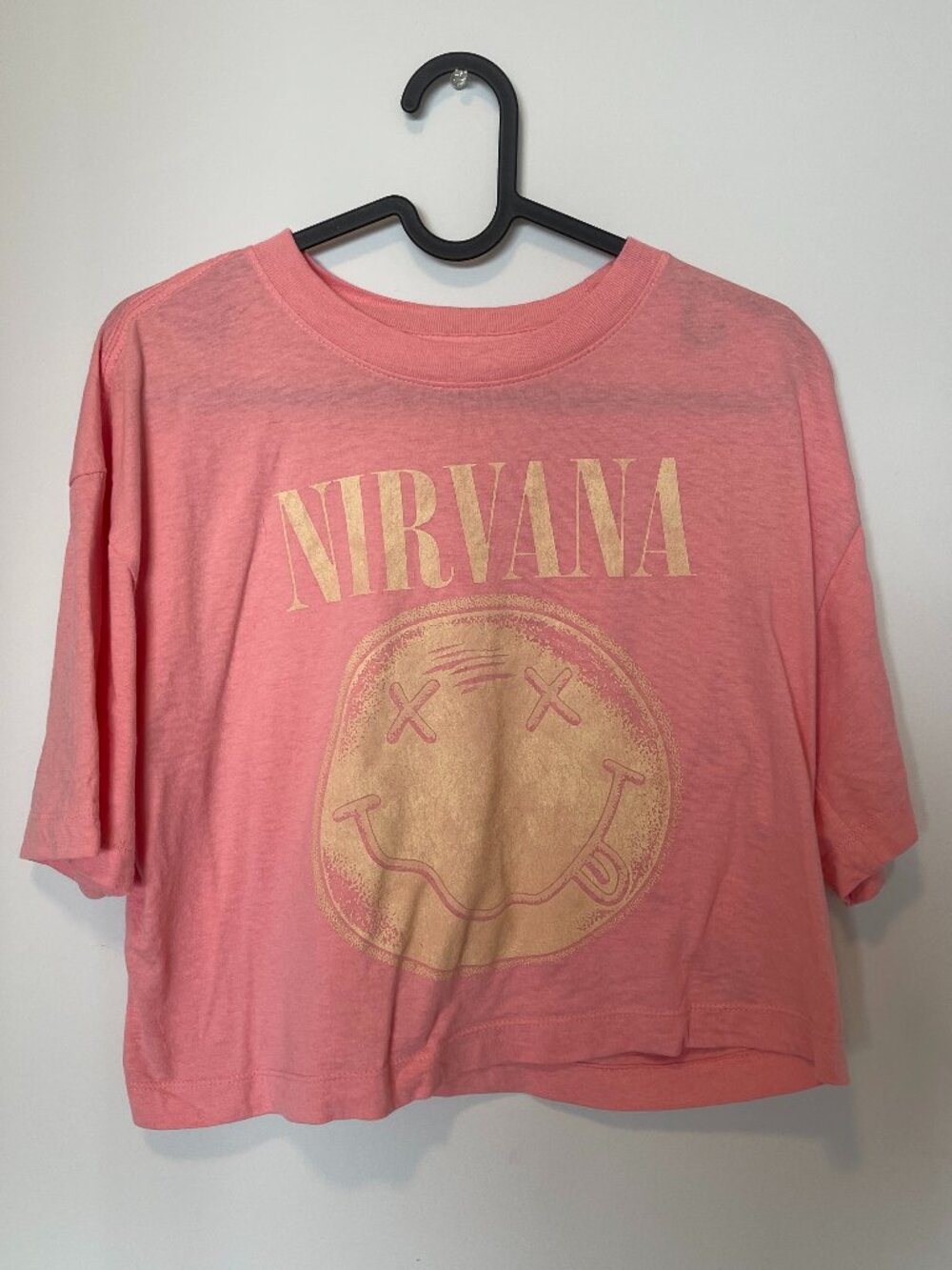 OLD NAVY CROPPED NIRVANA T-SHIRT IN PINK SIZE XS